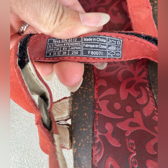Teva Cork red Strappy leather Velcro close open toe sandal US 8 - Picture 9 of 9
